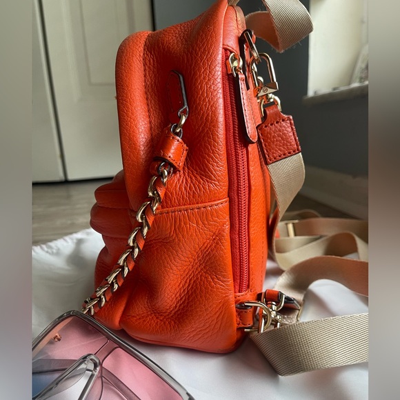 Micheal Kors, leather Slater backpack with tons of pockets. - Picture 14 of 15